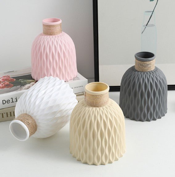 DIY Plastic Flower Vase - countrycottagebarn