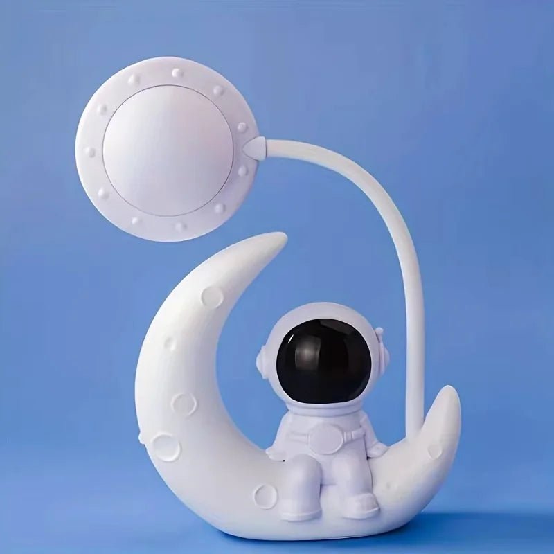Moon Astronaut LED Nightlight - countrycottagebarn