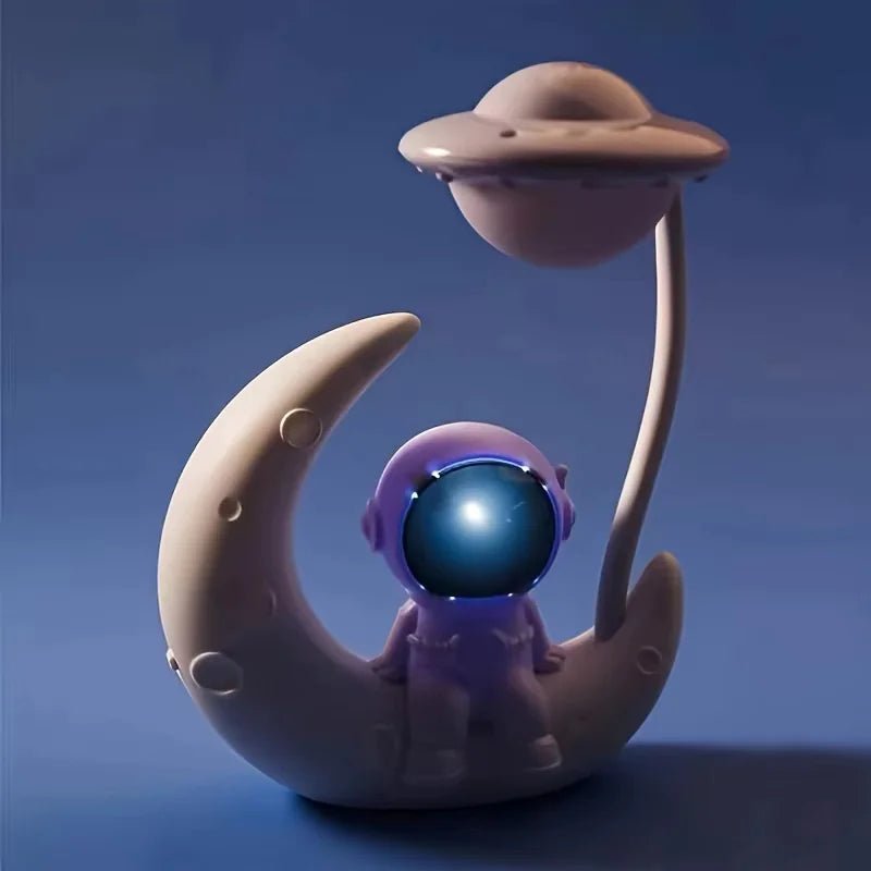 Moon Astronaut LED Nightlight - countrycottagebarn